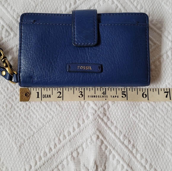 FOSSIL Blue Leather Wristlet Wallet - Picture 9 of 10